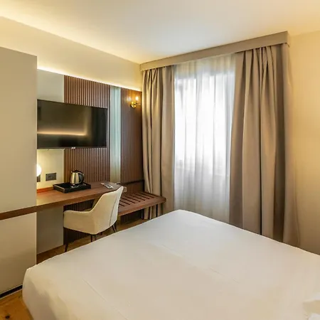 Ξενοδοχείο Madi City Hotel 4*