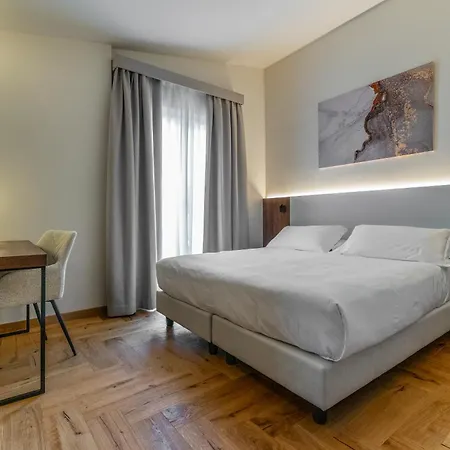 Madi City Hotel 4* Λ' Άκουιλα