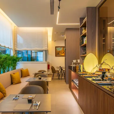 Madi 4* ל'אקווילה