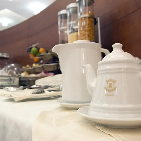 Madi City Hotel Ξενοδοχείο Λ' Άκουιλα