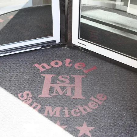 Madi City Hotel Ξενοδοχείο Λ' Άκουιλα