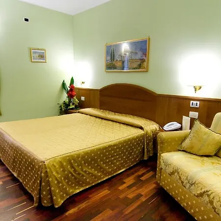 Madi City Hotel Ξενοδοχείο Λ' Άκουιλα