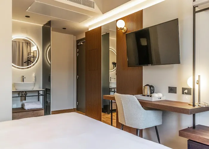 Madi Hotel LʼAquila